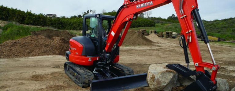 What Is the Best Mini Excavator? | Comparison Chart & How to Operate